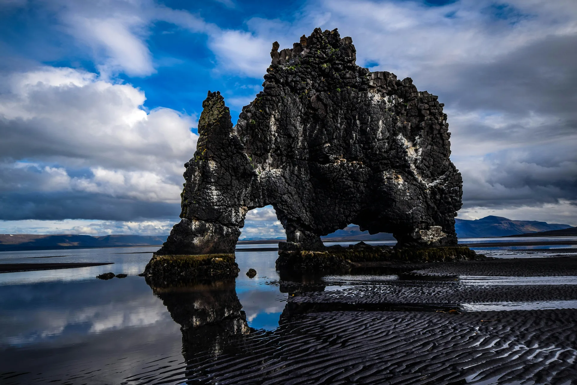 Hvítserkur thumbnail